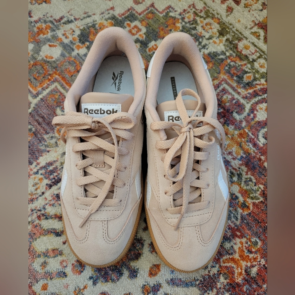 Reebok Smash Edge Sneakers In Dusty Rose Classic Suede Design, Size 8